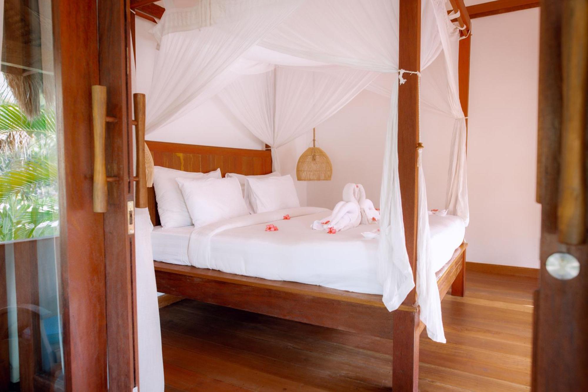 Island View Bar&Bungalow Gili Air Bagian luar foto